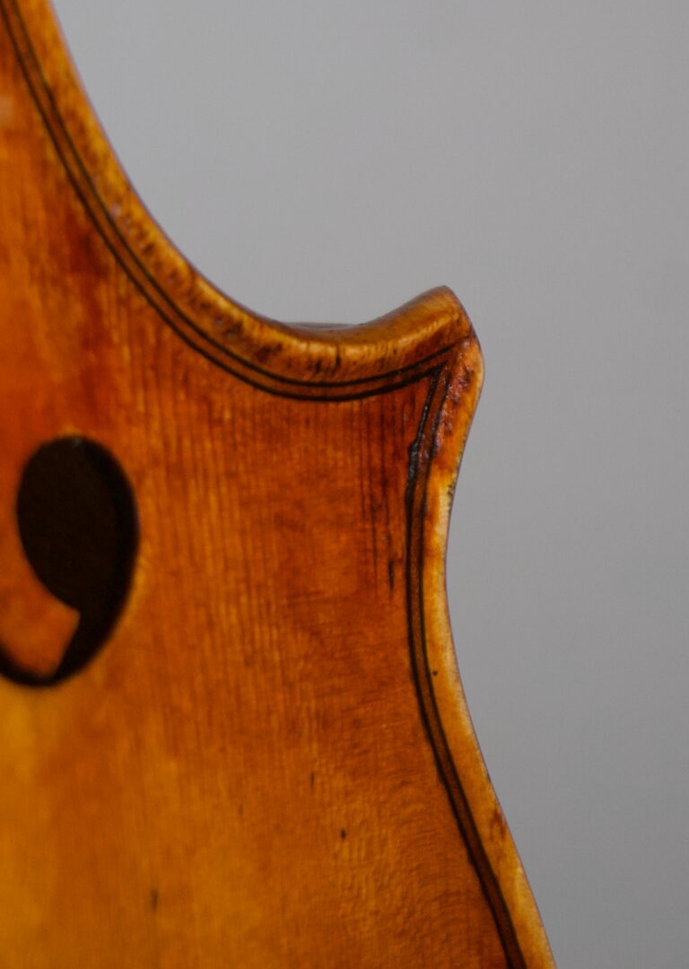 Small Violin Corner Top